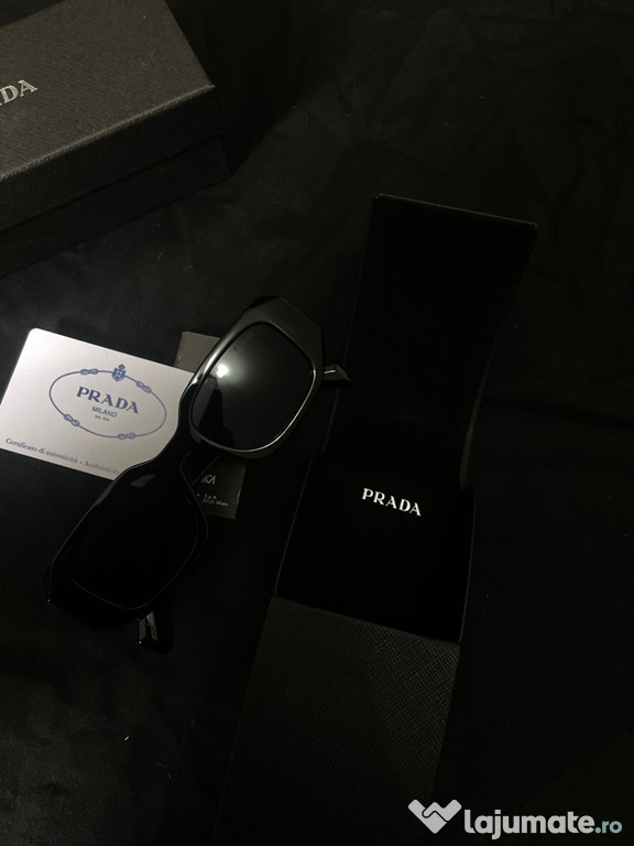 Ochelari de soare Prada