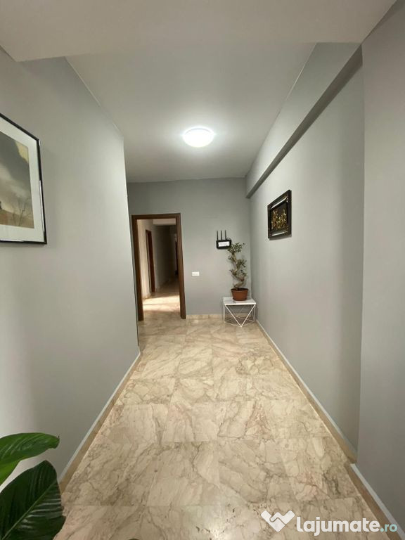 Apartament -220mp + terasa 200mp sector 4 Pasaj Marasesti...