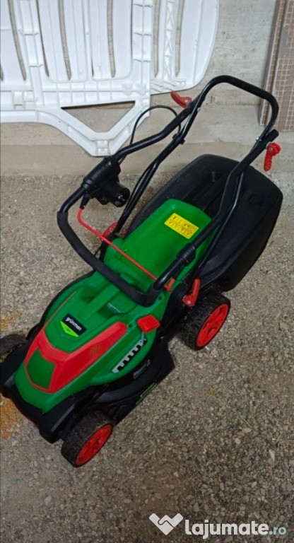 Masina de tuns iarbă