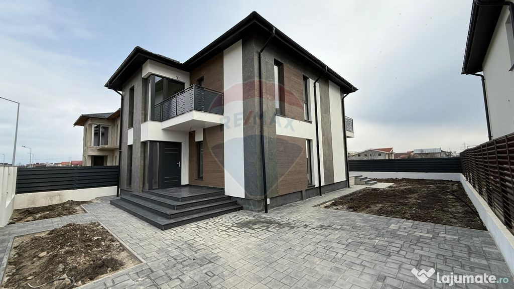 Casă / Vilă cu 4 camere Strada Vrancei