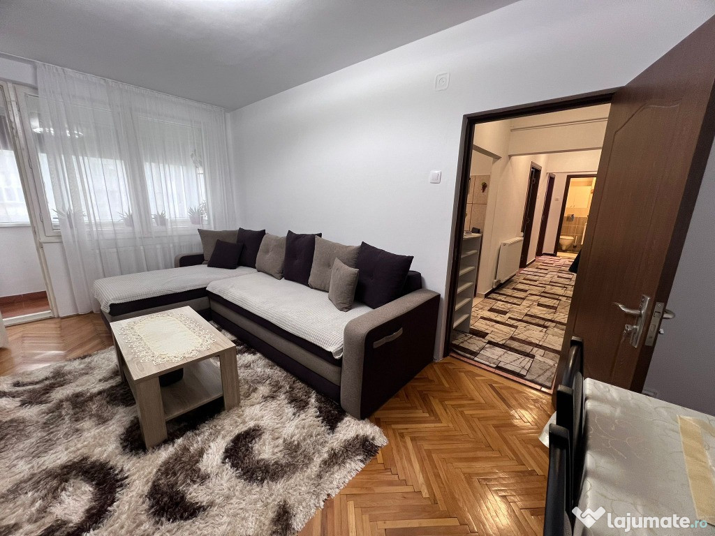 Apartament 3 camere, decomandat,zona Deva Mall/Baroul de avocati