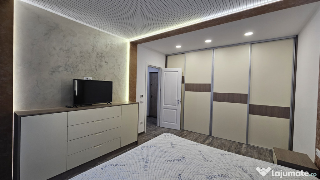 Apartament 3 camere-Centrul Istoric ( Parcare )