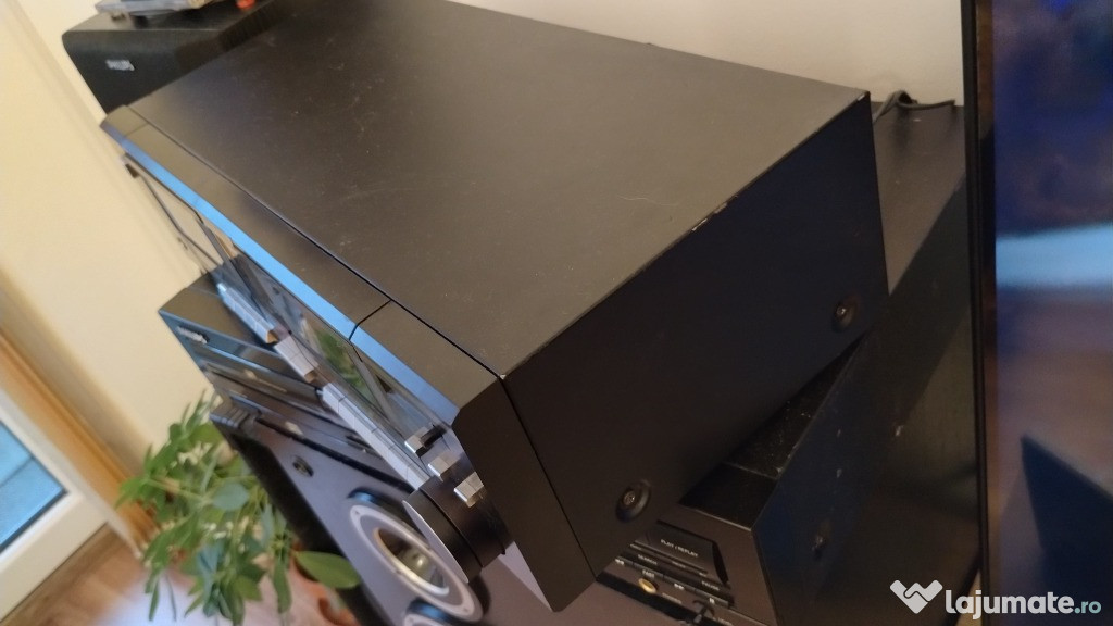 Vând stereo cassette deck Grundig CCF1870 .