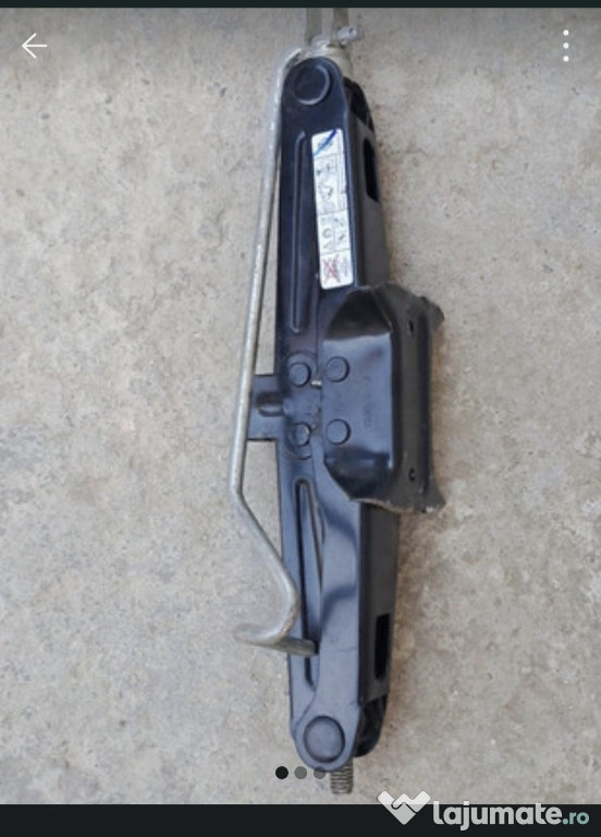 Crik foarfeca aproape nou