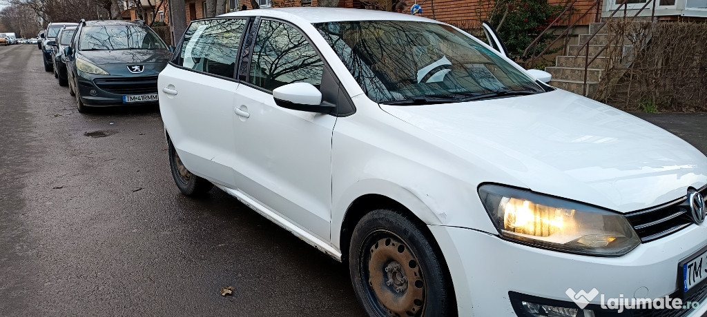 Vând Volkswagen polo 2013