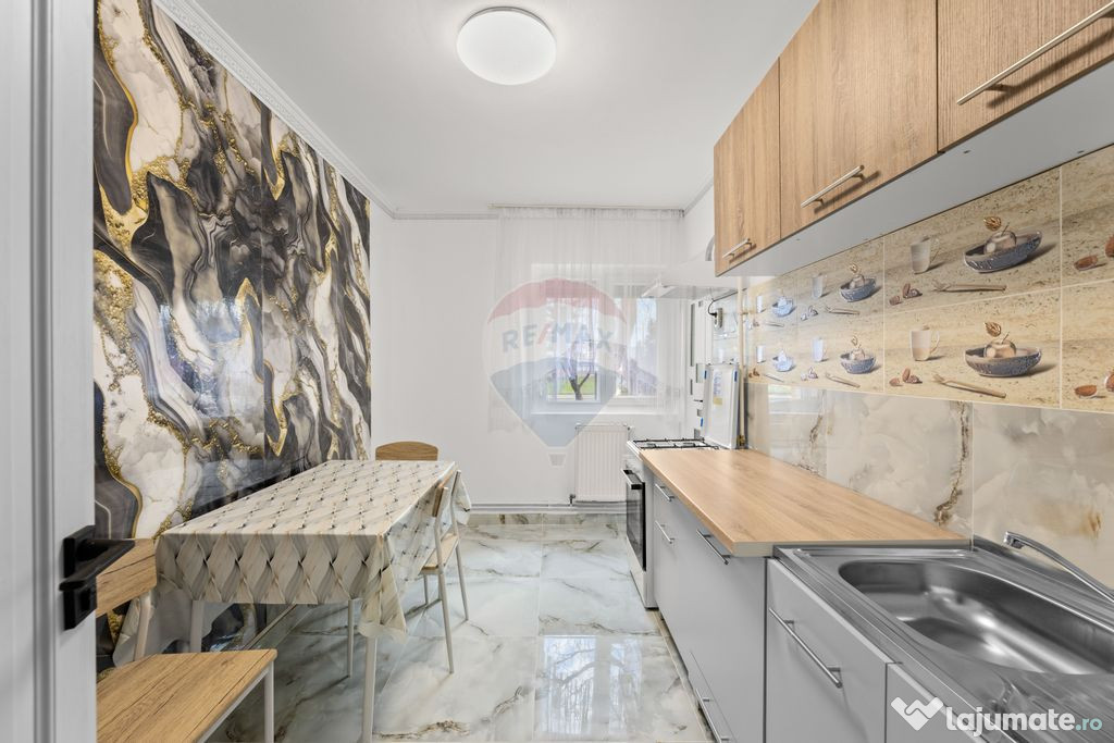 Apartament cu 2 camere, decomadat, de închiriat în zona...