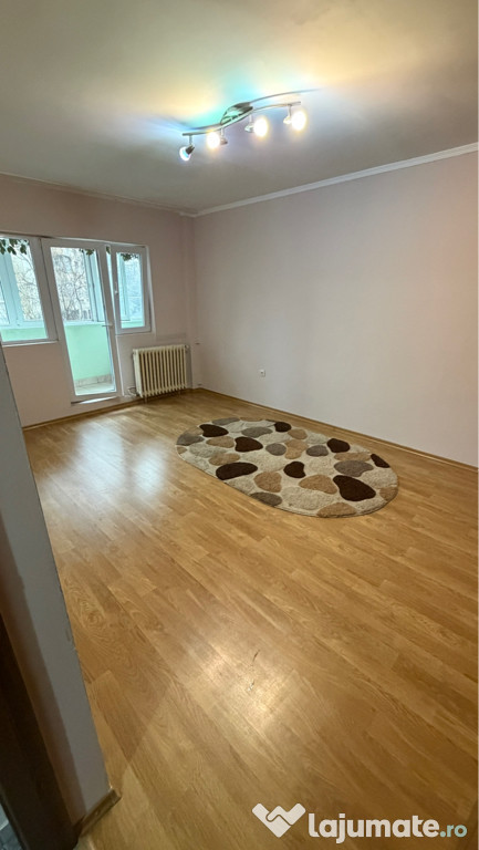 Se vinde apartament spatios cu 4 camere – 92 mp centrala