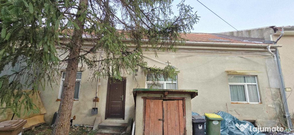 Apartament la casa de vanzare, central str. Cuza Voda