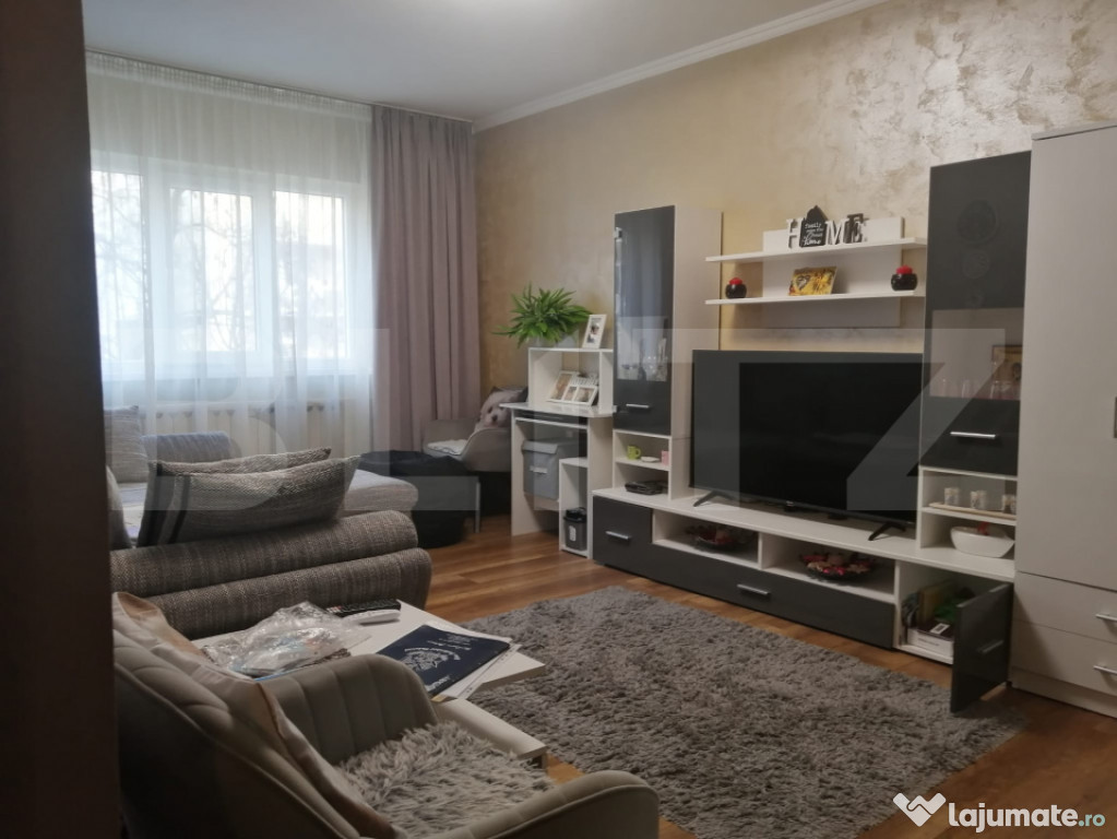 Apartament cu 2 camere, decomandat