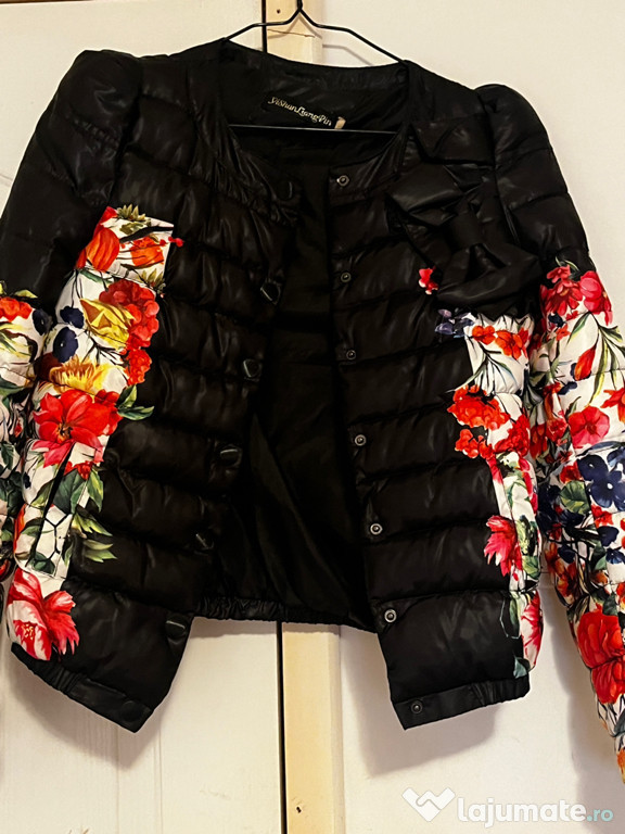 Vând gecile ele nu sunt noi