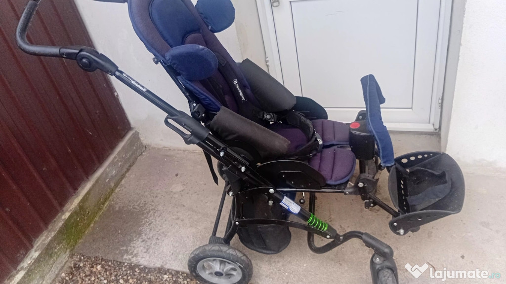 Vând carucior pt copii cu dizabilități