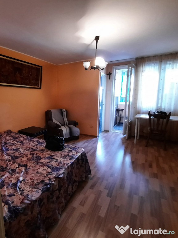 Garsoniera 40m2 de inchiriat direct proprietar 10min. de metro Eroii R