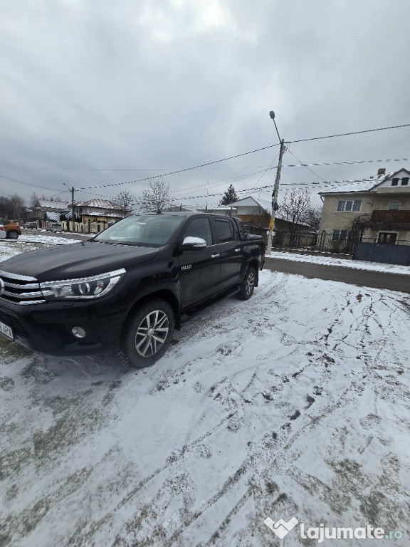 Toyota Hilux 2.4 D