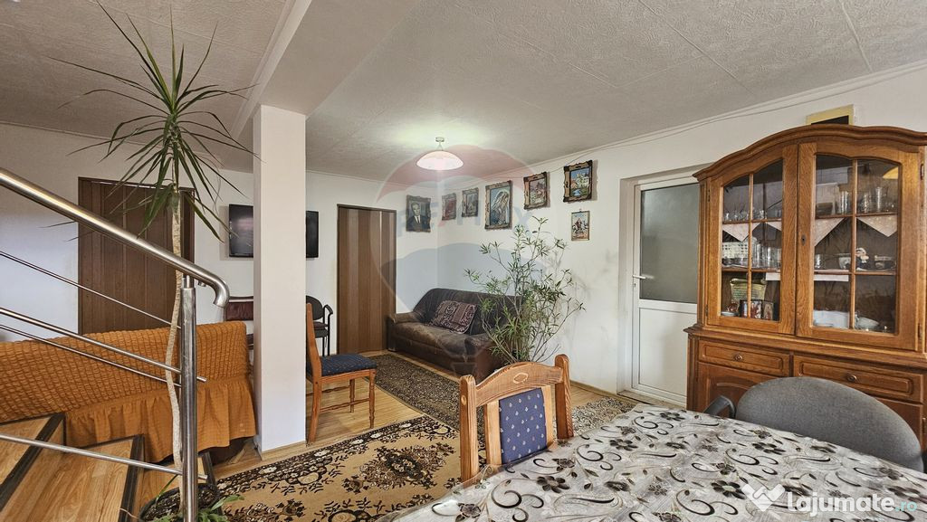 Comision 0% | 2 Case | Singur în curte | 1025 mp teren |...