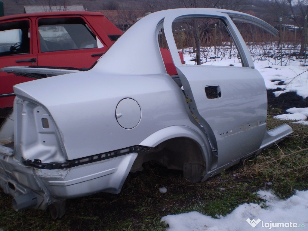Aripa +portiera opel sedan 2007