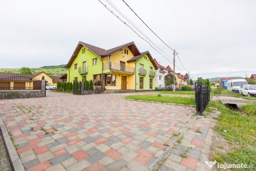 Casa central! De Lux ! 390 mp utili, 1540 mp gradina.