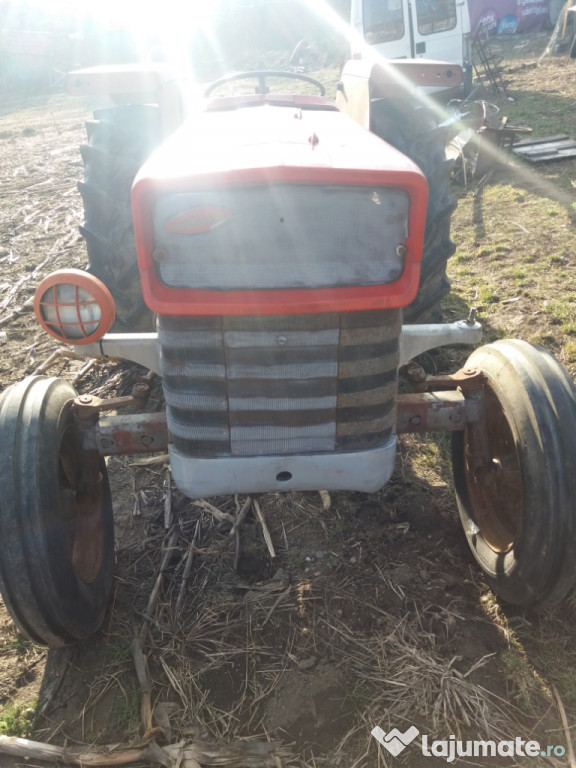 Tractor massey fergunson 135