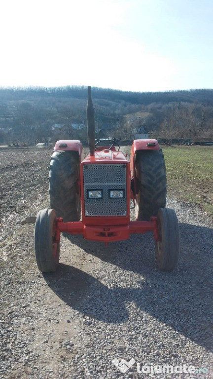 Tractor Internațional 724