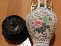Vaza chinezeasca din portelan; perforata, vintage