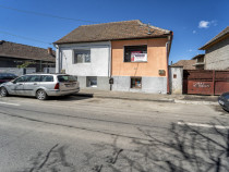 Apartament de vânzare la casă - curte comună - str. Nicov