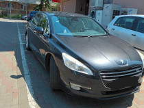 Mașină hybrid Peugeot 5008