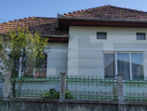 Casa 3 camere in satul Adamus, langa Tarnaveni