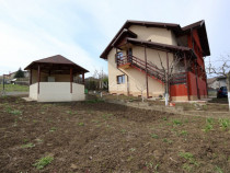 Casă de v&acirc;nzare &icirc;n Rediu &ndash; Spațiu Generos pentru Două