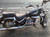 Motocicleta suzuki intruder