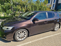 Lexus ct200h masina