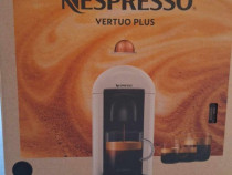 Espressor Nespresso Vertuo nou + 100 capsule