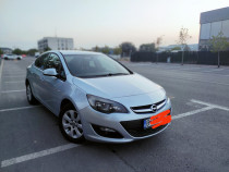 Opel Astra J berlina