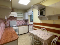 Inchiriere apartament 3 camere Dambu pietros etaj 1