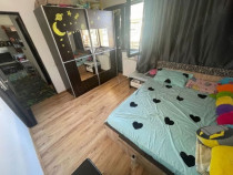 Închiriez apartament cu centrala și parcare