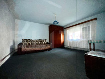 Apartament de v&acirc;nzare cu 3 camere, 63mp, decomandat - zona