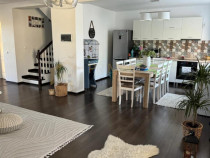 ZONA CASTEL - Duplex superb - partial mobilat