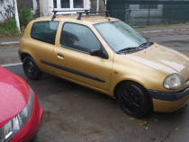 Vând Renault clio