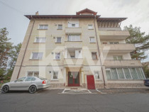 Vânzare apartament cu 2 camere, decomandat, zona Blumăna