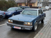 Cadillac Seville an 1977 , vehicul istoric