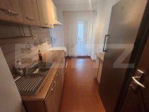 Apartament cu 3 camere, de inchiriat,decomandat,74 mp,Centru