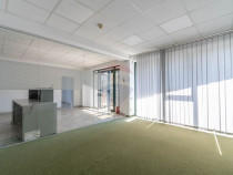 Casa cu 12 camere de vanzare in zona semicentrală! COMIS...