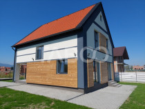 Casa de vanzare 4 camere 3 bai 119 mp teren de 470 mp in Tal