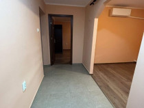 De vanzare apartament cu 3 camere, decomandat,