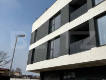 Apartament 3 camere de lux, 75 mp, boxa, loc de parcare ,Blo