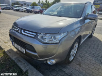 Mitsubishi Outlander Outlander 2013 xenon/piele/trapa/7 locuri/4x4