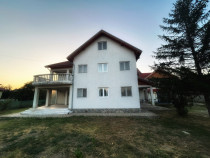 Casa (2case individuale) de vanzare in Petresti Corbeanca