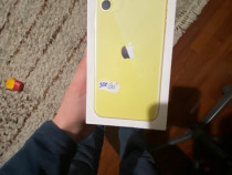 IPhone 11 cu câteva zgârieturi