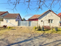 Casă / Vilă cu 7 camere de v&acirc;nzare