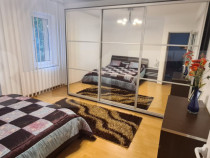 Apartament de vanzare, cu 4 camere, 120 mp, etaj intermediar