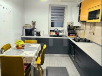 Apartament 3 camere, 77 mp, zona Tractoru