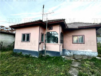 Casa 4 camere individuala cu 873 mp teren, ideal pentru inve